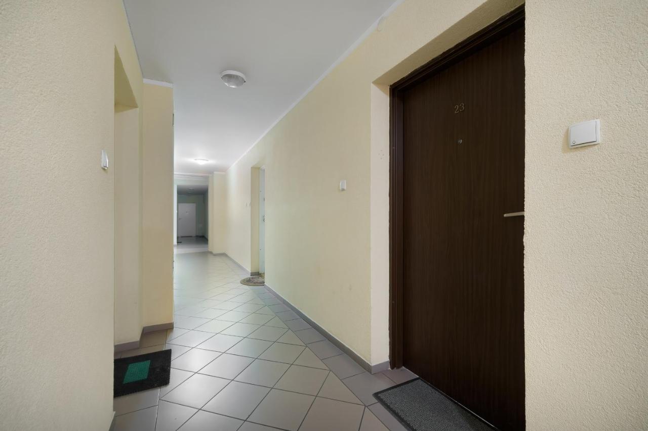 Jasny i Delikatny Apartament Sun Seasons 24 w Kołobrzegu by Noclegi Renters - B&B Kołobrzeg