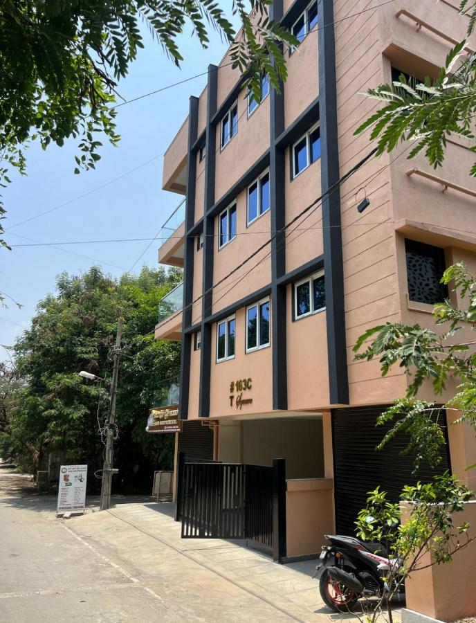 T Square - Bed and Breakfast Bengaluru