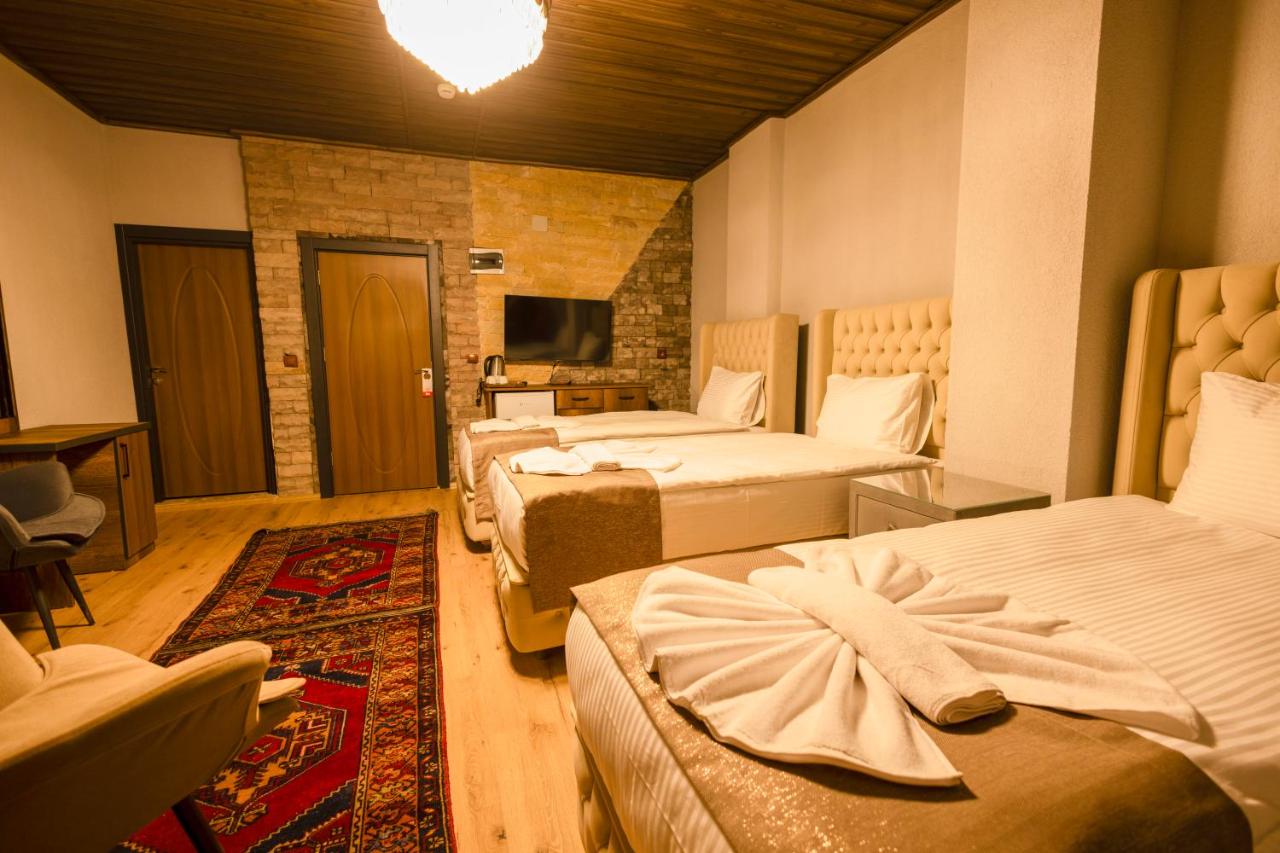 Classic Dreibettzimmer