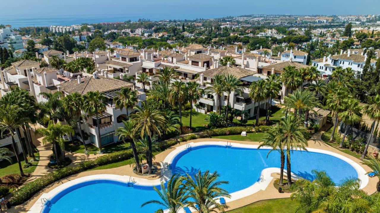 VACATION MARBELLA I Private HEATED Swimming pool, Walking distance to Puerto Banus, Security 24-7, BBQ, Pool Table, WiFi - Ferienwohnung Marbella