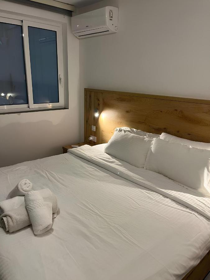 Charming Lower-Level Apartment - B&B Il-Gżira