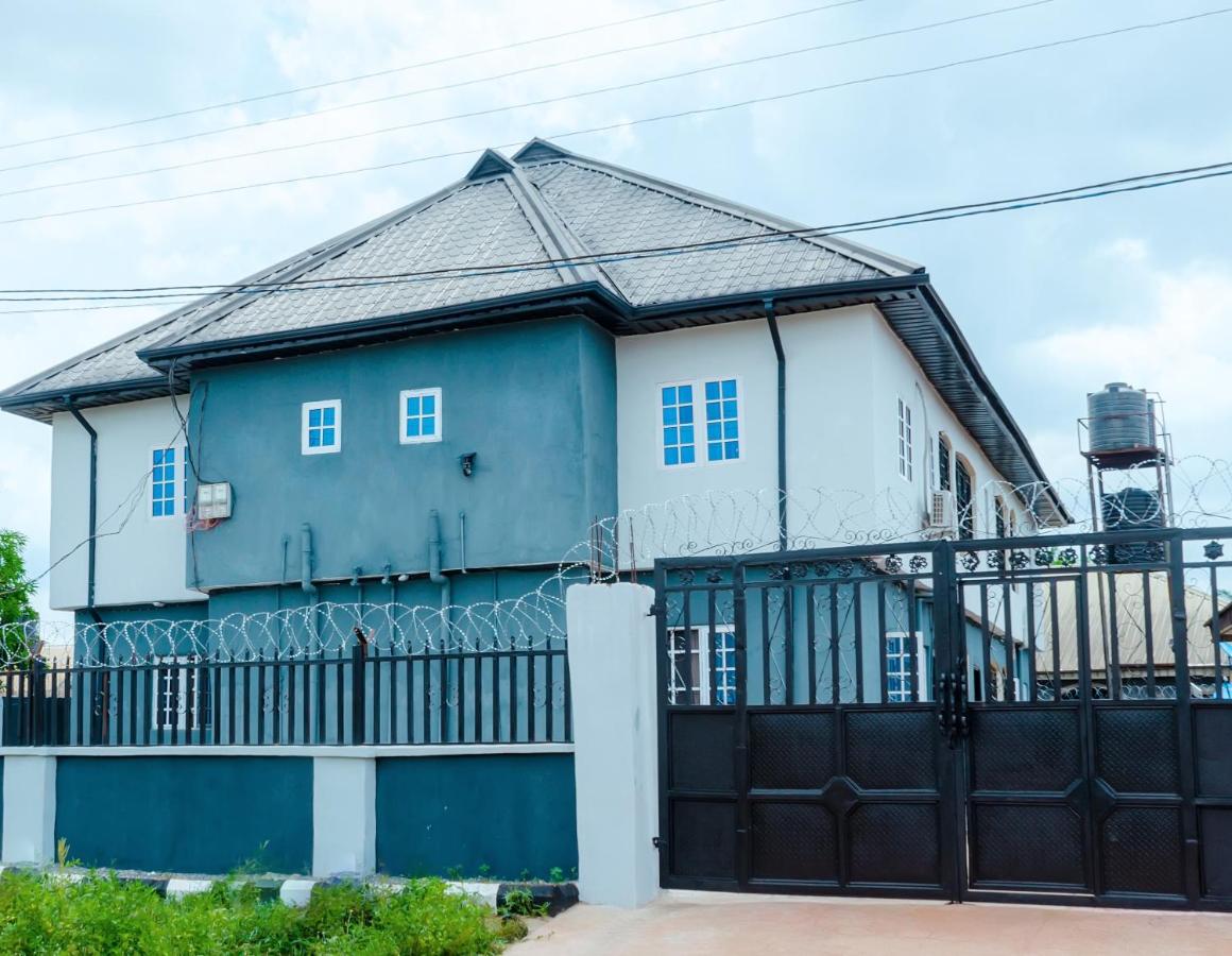 Royal Guests Holiday Lets - Amazing Quiet House near Ramat Park - Ferienwohnung Benin-Stadt