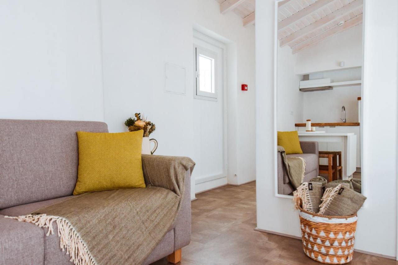 Two-Bedroom House with Exterior Courtyard