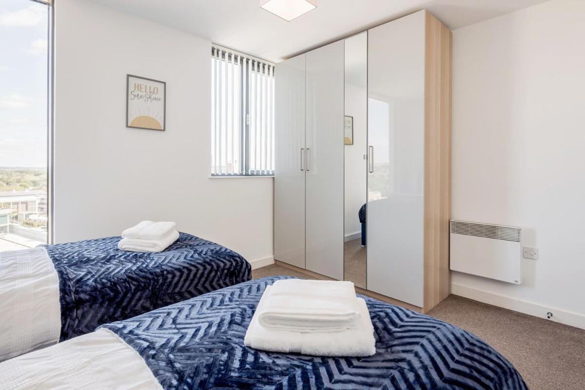 Penthouse Panoramic 2 Bedroom -Basildon Essex - Ferienwohnung Laindon