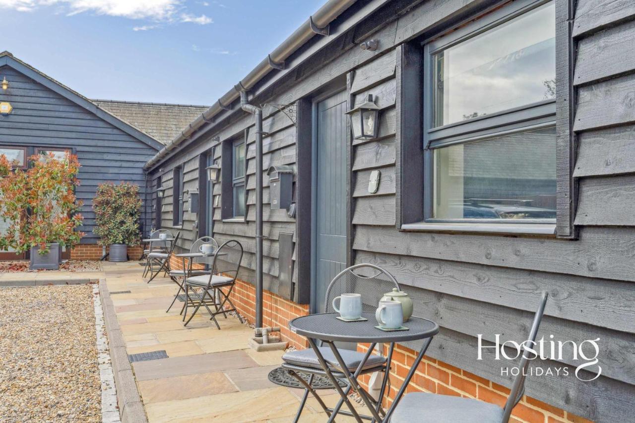 The Courtyard Apartments - Rosemary - B&B