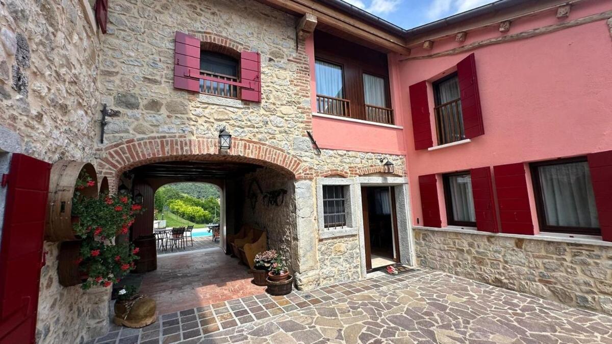40 Min from the Dolomites Borgo Moretti -2 & pool - B&B