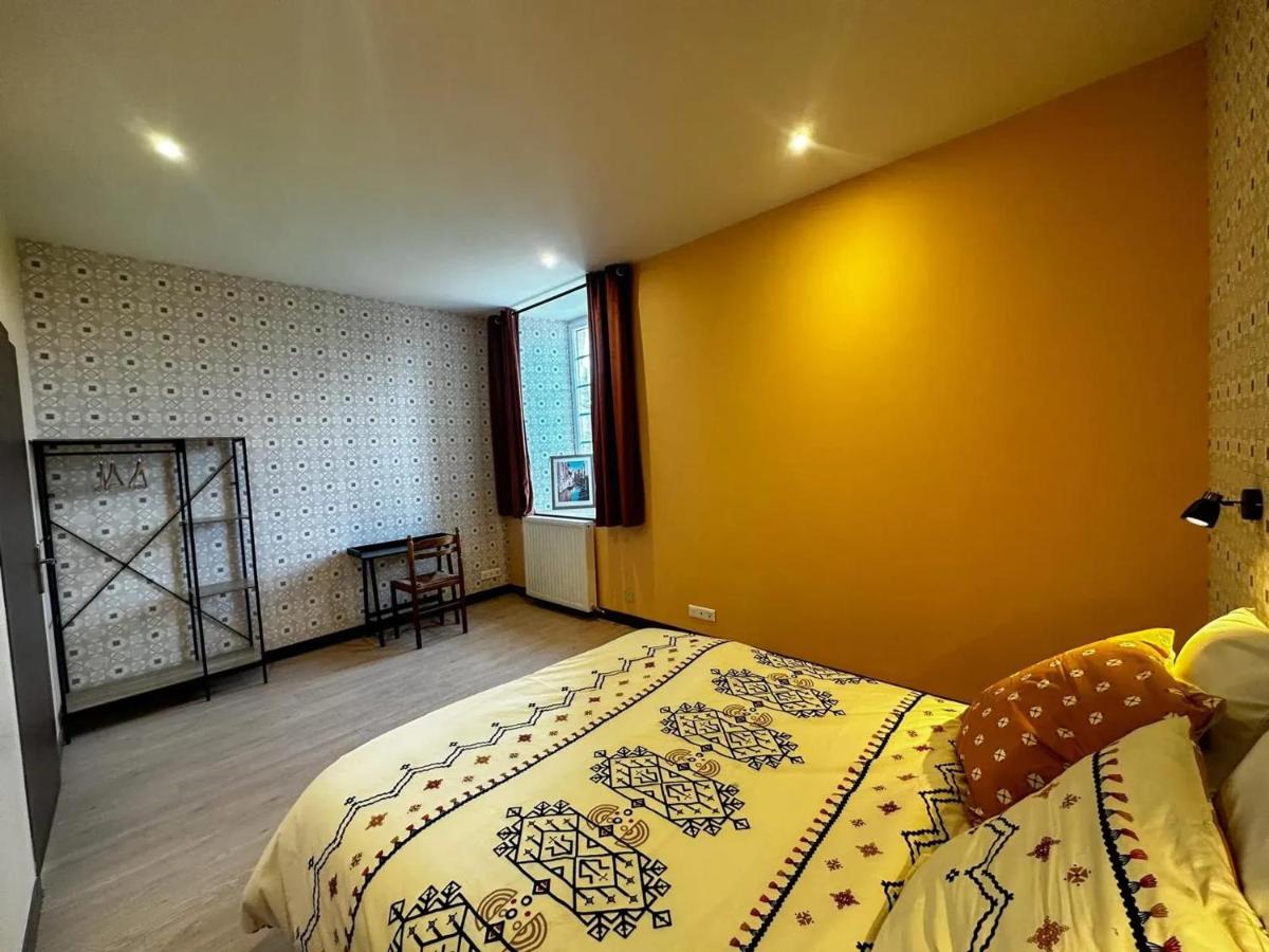 Maison confortable à Saint-Pierre-du-Mont avec jardin - B&B