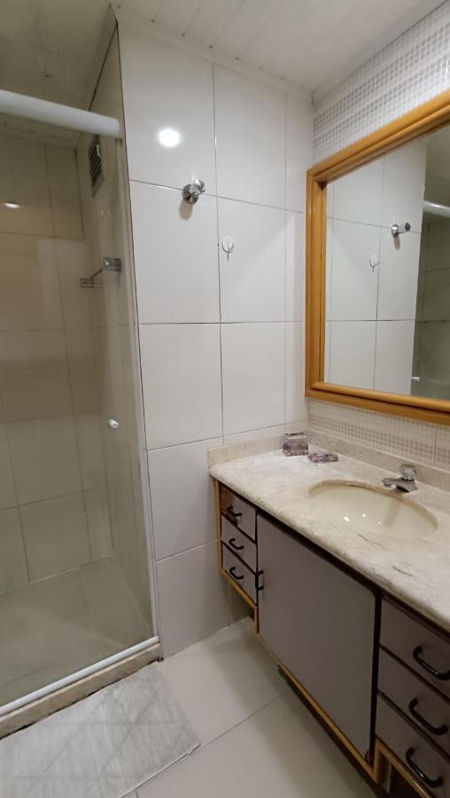 Pé na areia com piscina - B&B