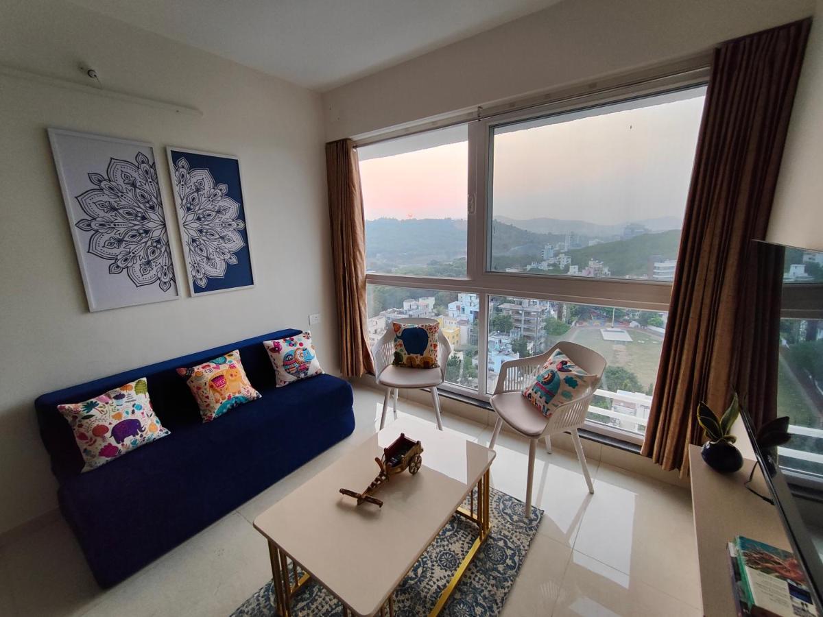 Hillside Stay near Baner-Pashan - B&B