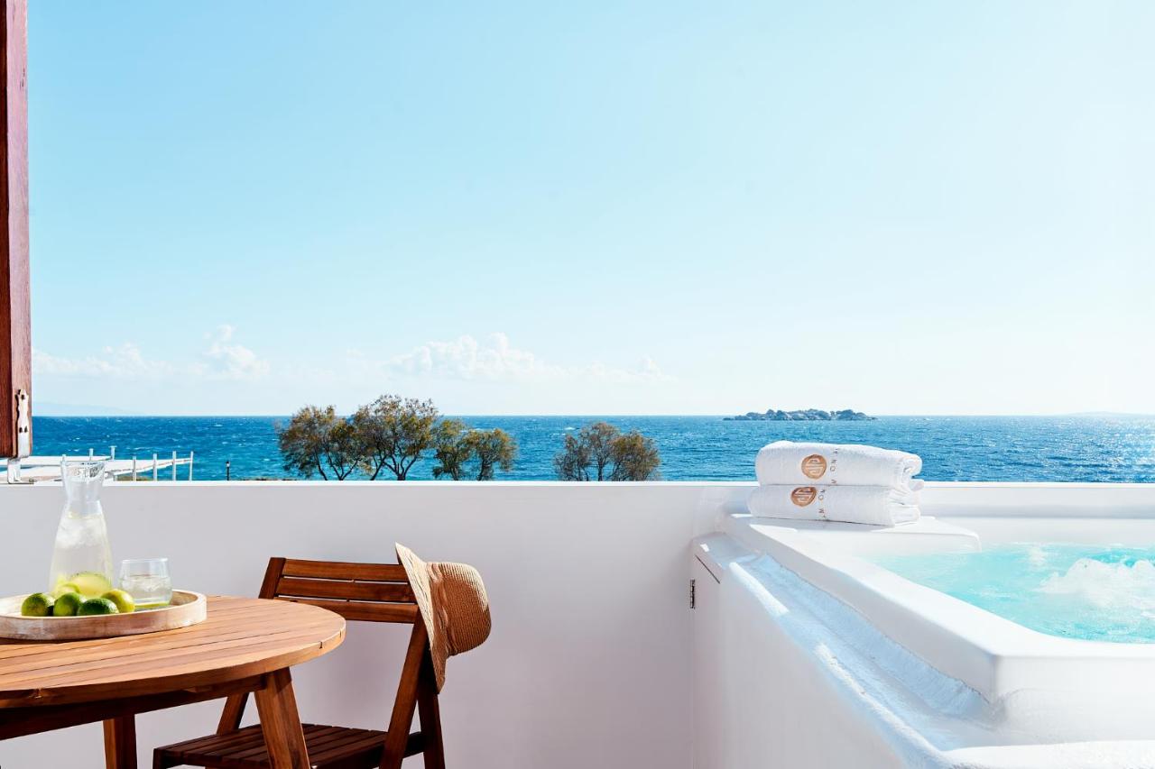 Classic Triple Room with sea view and jacuzzi