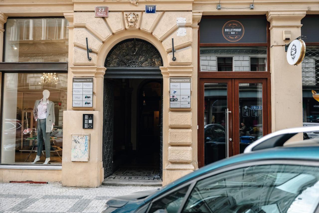 WagnerStays Grand Nest 6BD Billiard&Sauna&Cinema - Bed and Breakfast Praag