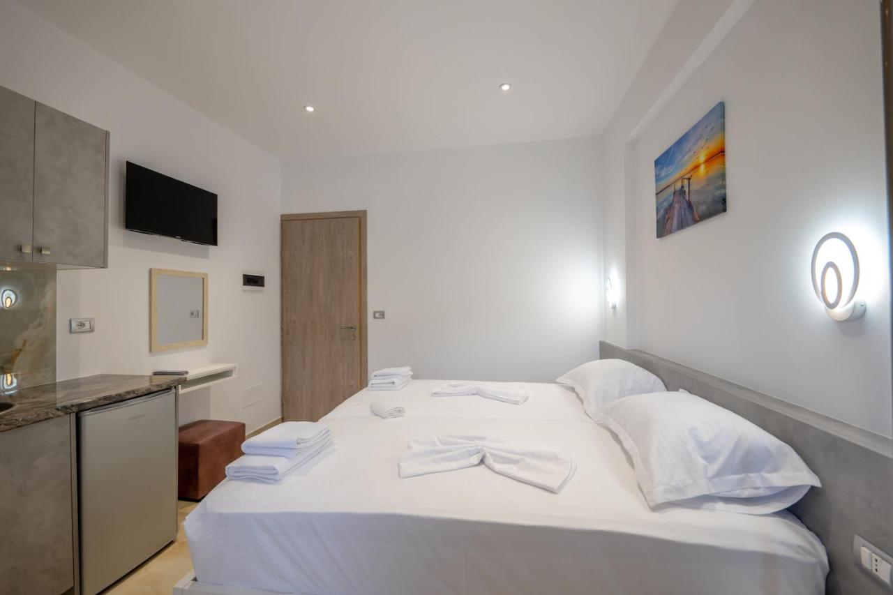 Double or Twin Room with Terrace