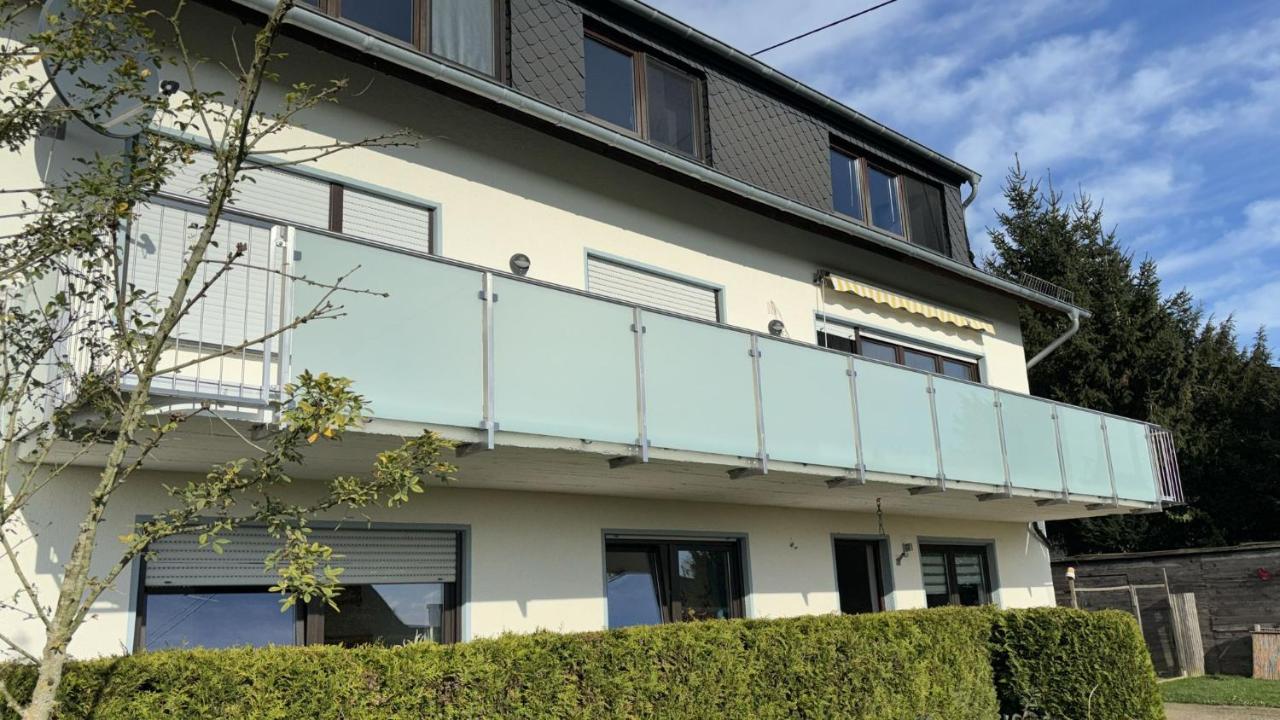 Yn e Homeie - Bed and Breakfast Buir