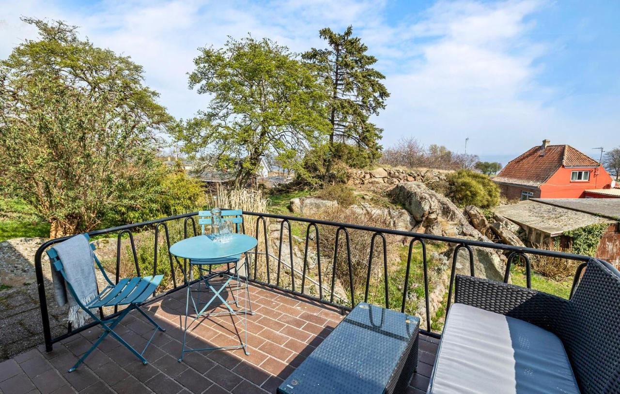 Awesome Home In Allinge With Wifi - Chambres d'hôtes Allinge