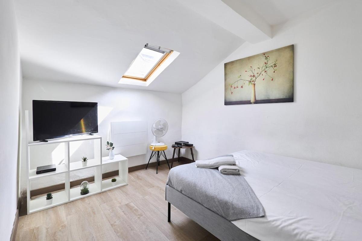 Le Petit Brossolette - T1 - 500m2 gare centre - Ferienwohnung
