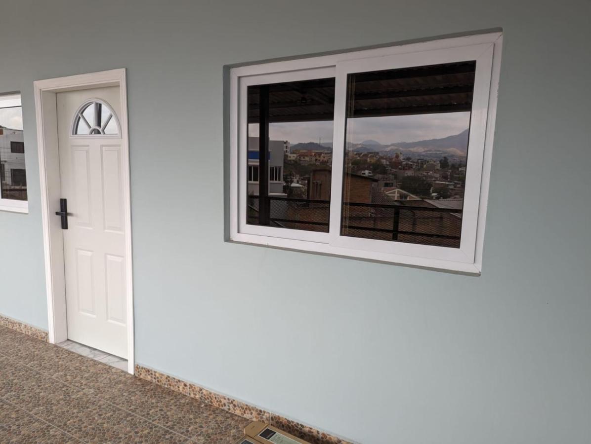 10 minutos de la Embajada americana Apartamento de dos cuartos - B&B