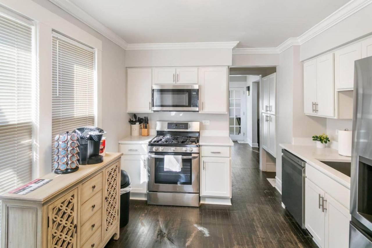 Spacious Home in DT Libertyville Near Naval Base - B&B Libertyville