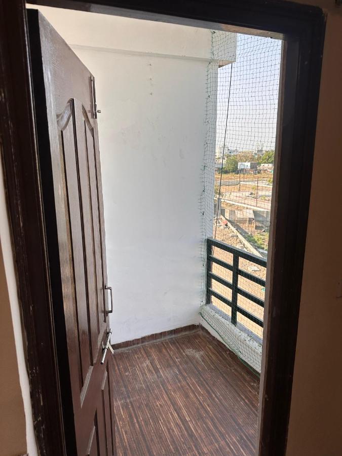 Private Cozy Room in Central Flat - B&B Indore