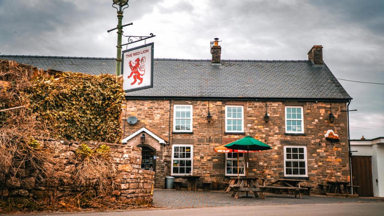 The Red Lion Llangynidr - B&B