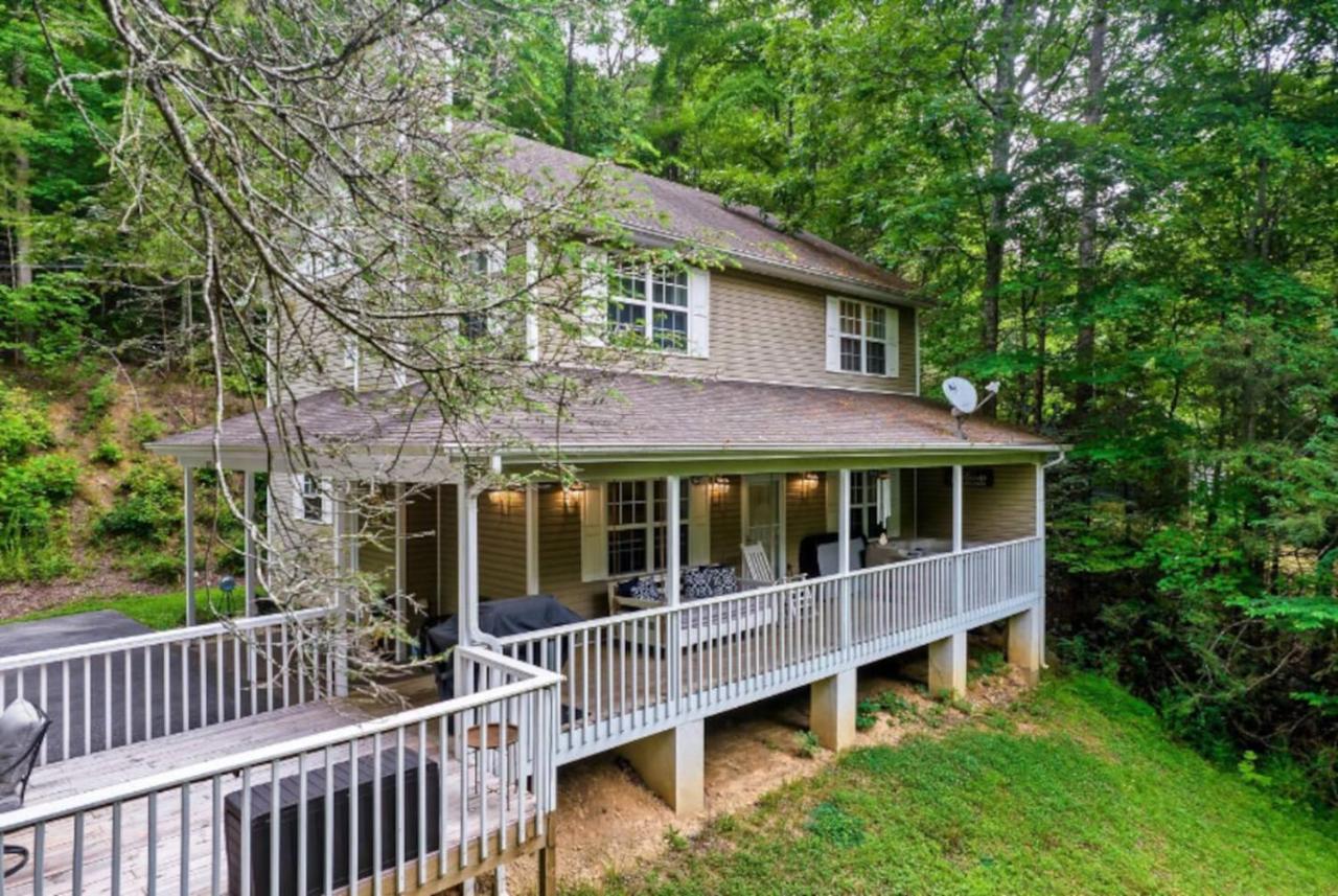 Farmers Daughter Located near Gatlinburg - B&B Sevierville