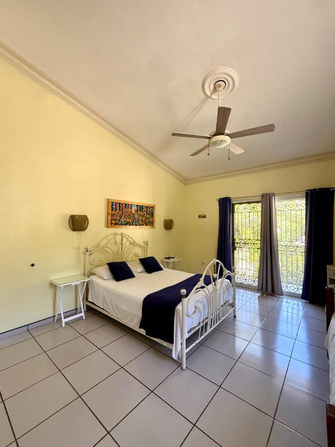 Deluxe Room (2 Adults + 1 Child)
