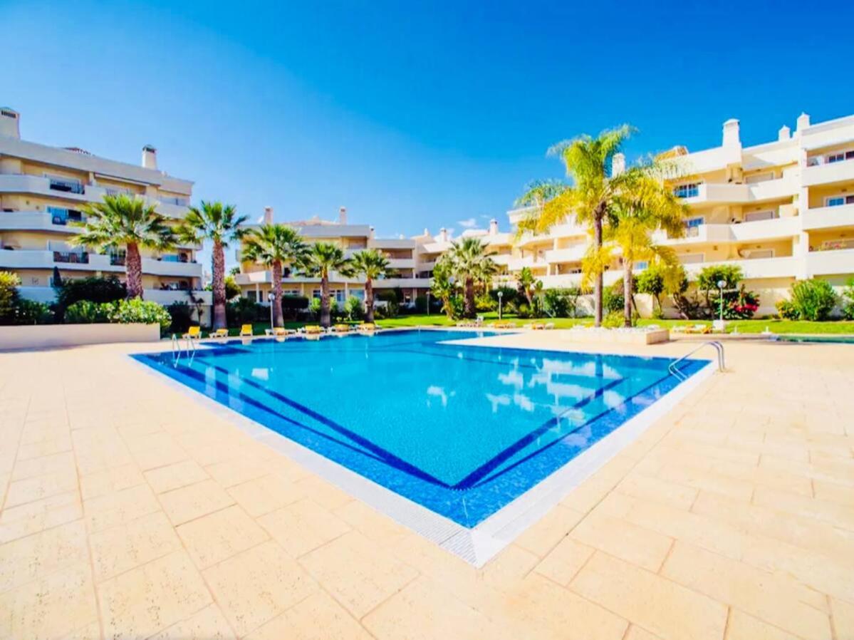Sunny Condo- Pool & Free Parking Walk to Beach - Ferienwohnung Albufeira