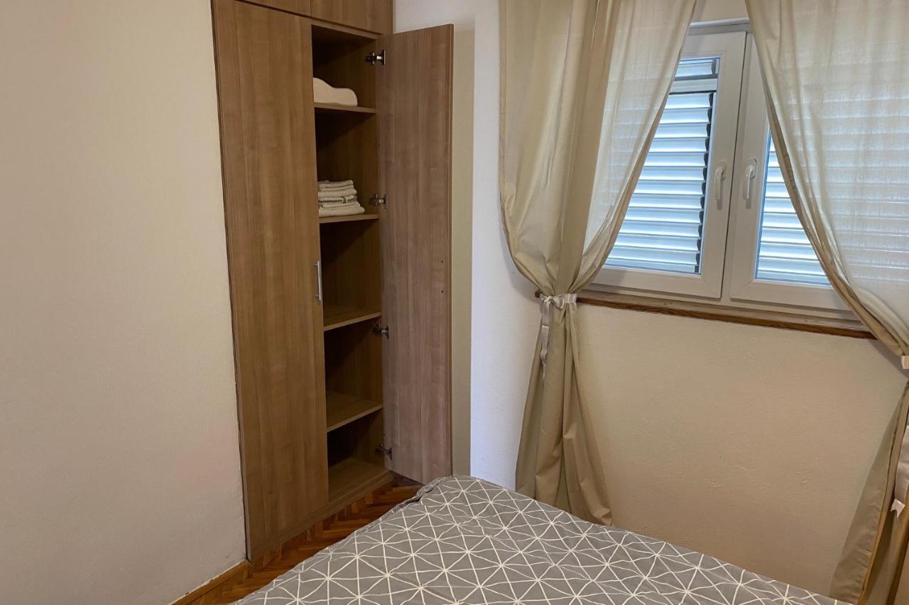 Apartamento de 2 dormitorios con terraza y vistas al mar