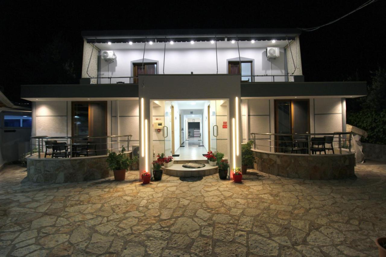 Vila Reni Risi - B&B Ksamil