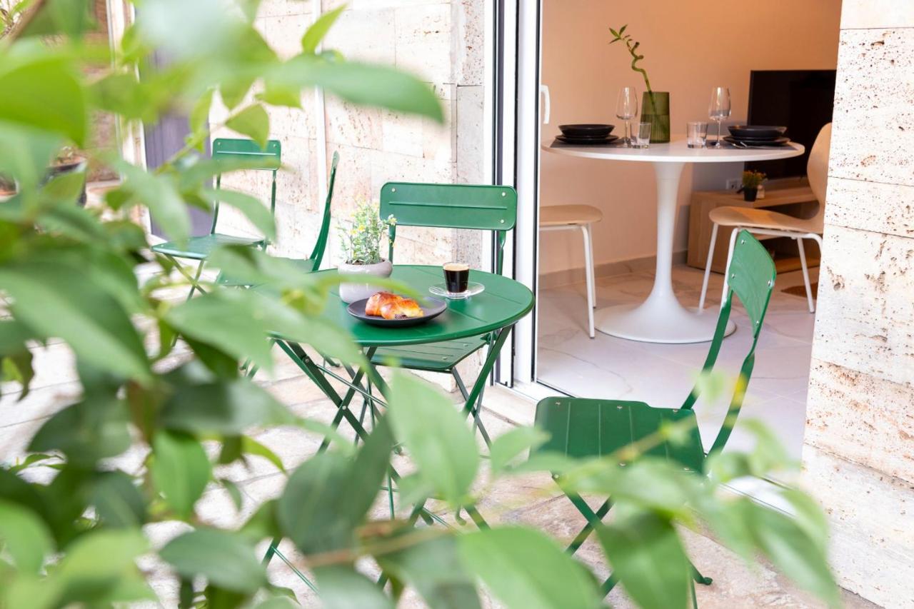 Renovated 2-Bedroom Apt Near the Athenian Coast - B&B Atenas