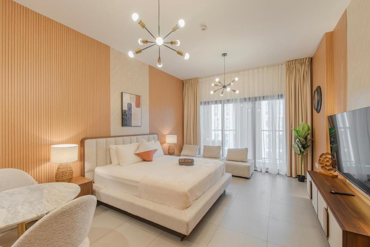 City Central Luxury Apartment With Balcony by Bluecloud Holidays - B&B