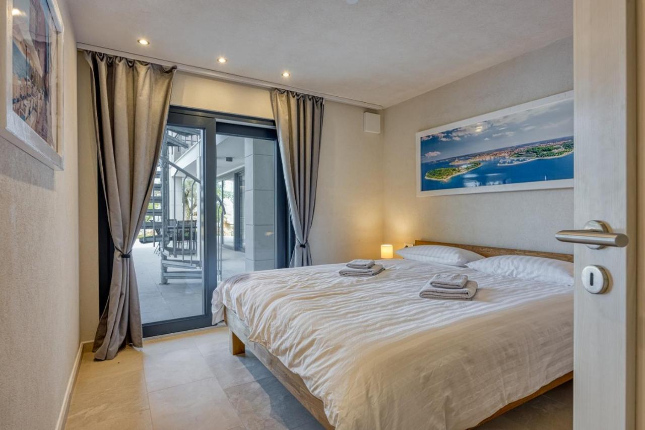 Apartamento con vistas a la piscina