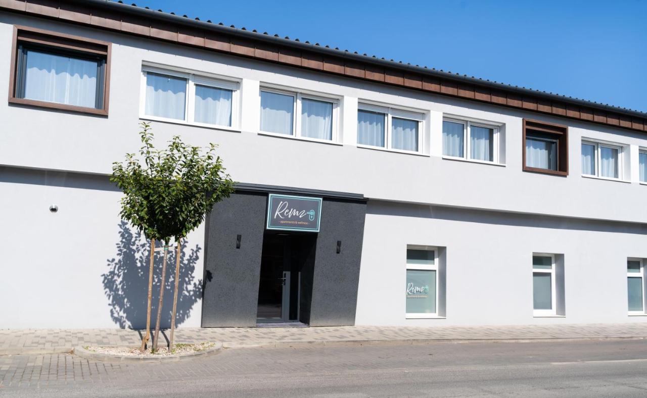 REMZ Apartments & Wellness - Ferienwohnung Drostdorf