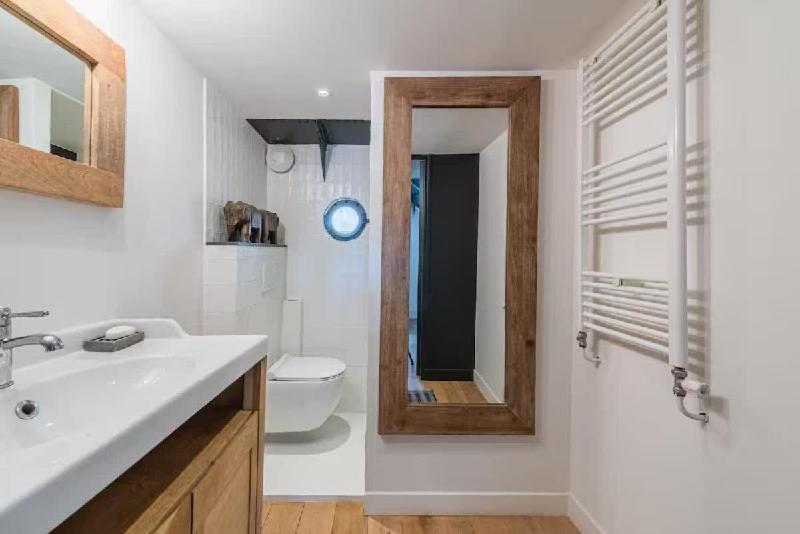 Before making a request read my profil host at bottom of page # 250 m2 House On Water - B&B