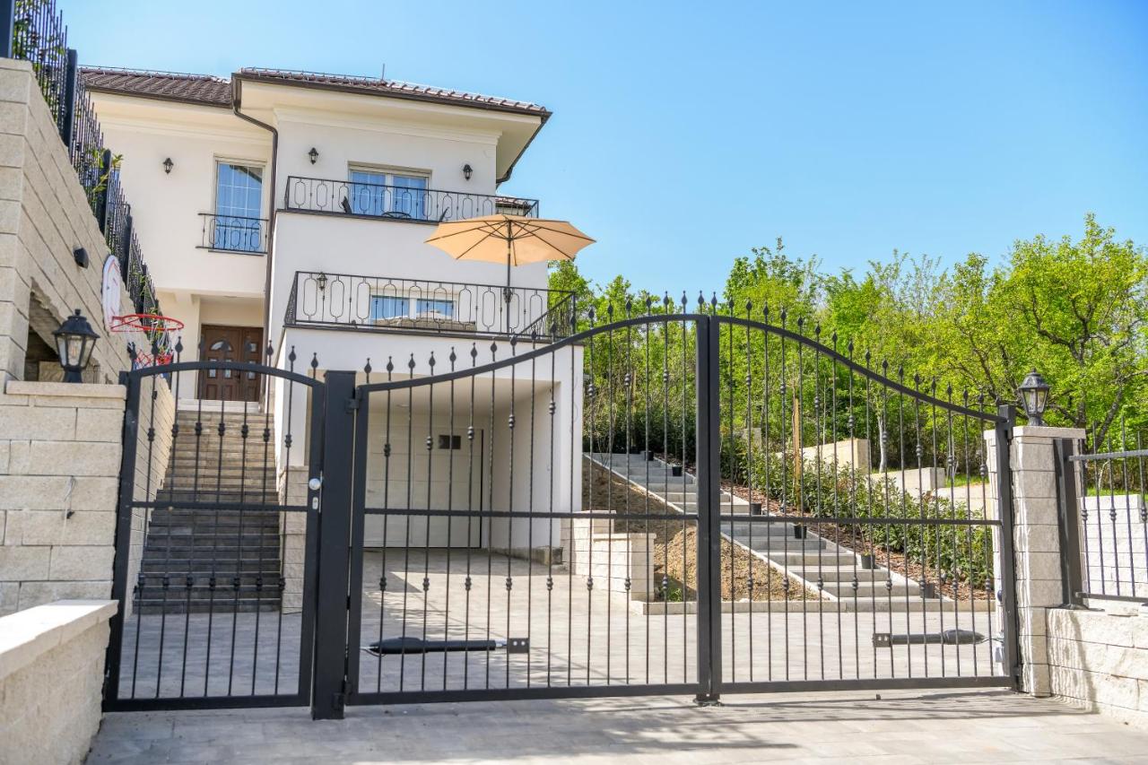 Vila sa bazenom Vrnjačka Idila - Chambres d'hôtes Vrnjačka Banja