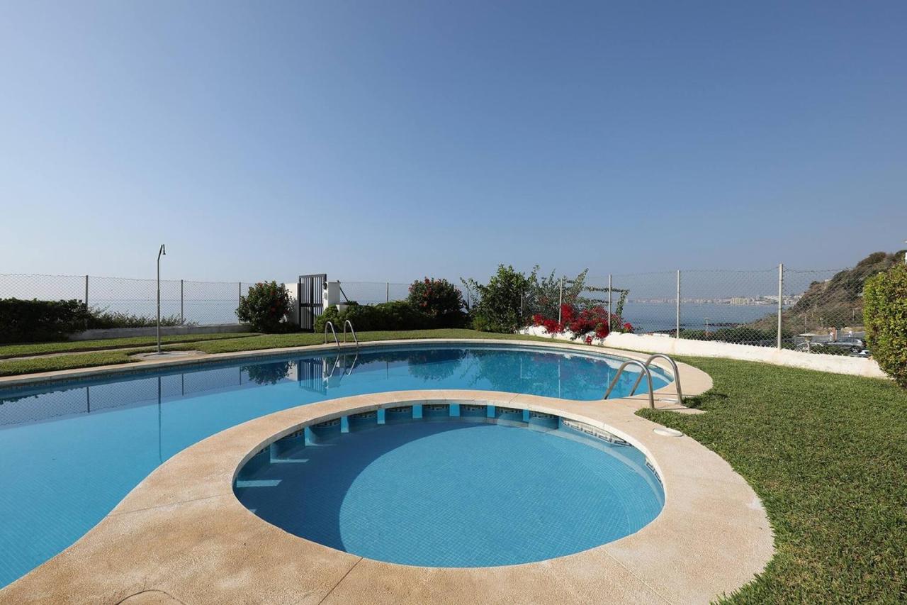 082 - Stunning Sea Views Beachfront Apartment - Ferienwohnung Benalmádena