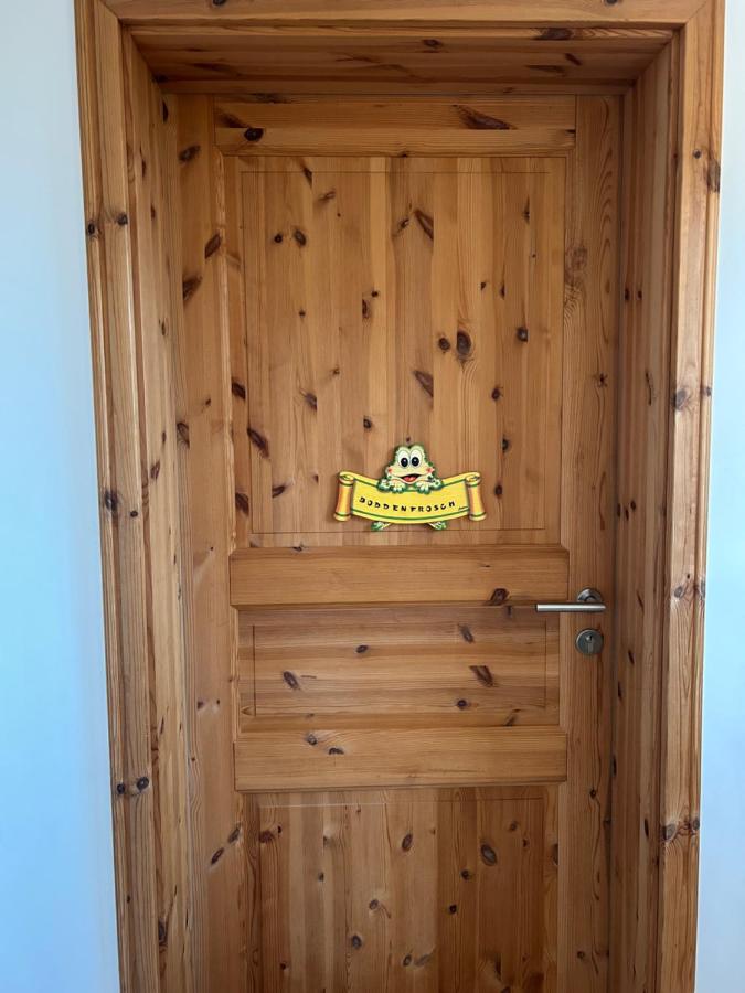 Boddenfrosch, ruhig gelegen mitten im Ortskern von Wieck mit Sauna und kostenlosem Parkplatz - Chambres d'hôtes Wieck