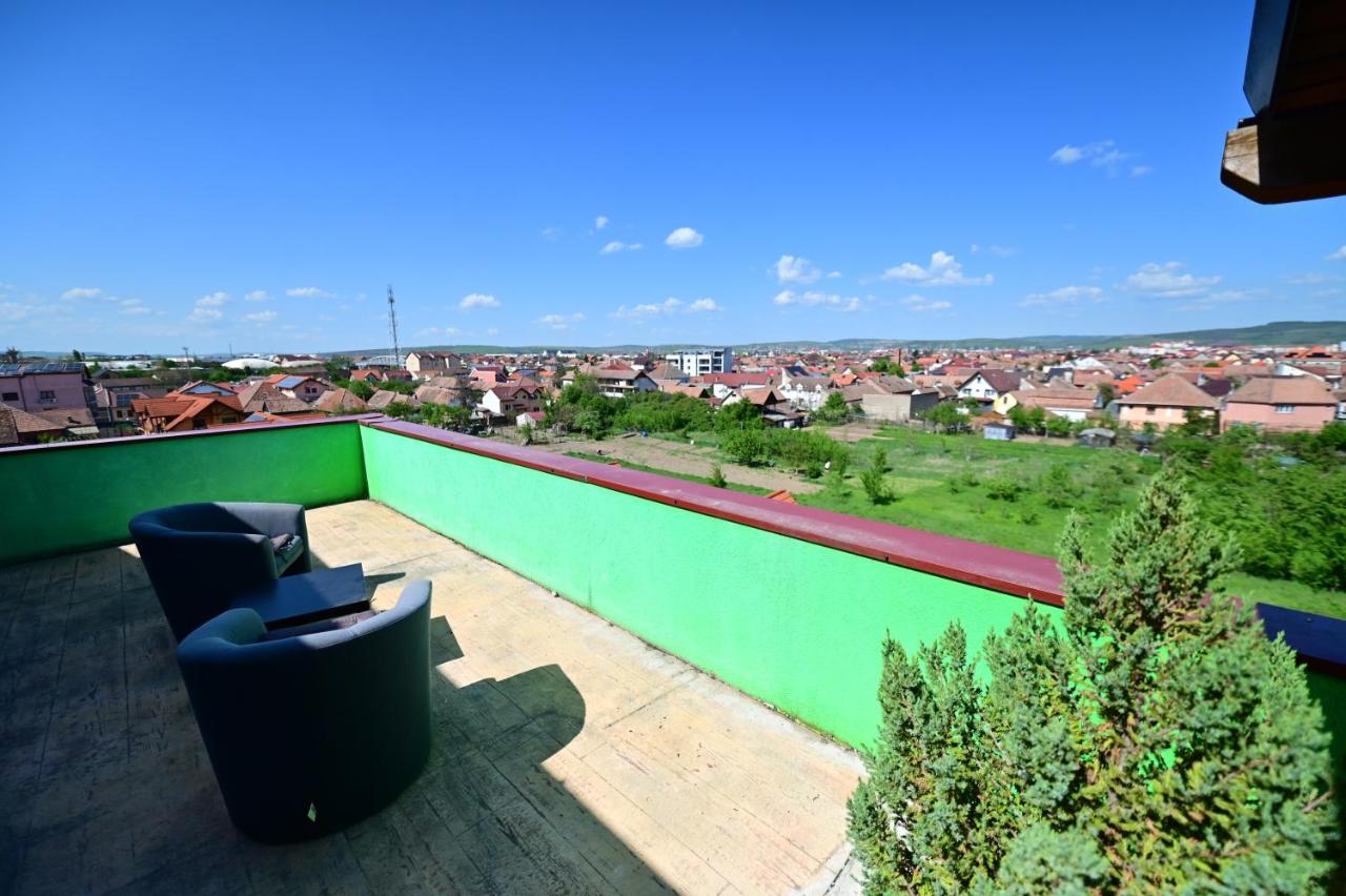 Penthouse View - FLH - B&B