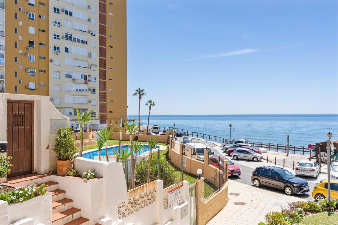 Beachfront Calahonda apartment by Costarentals - Ref 89 - B&B