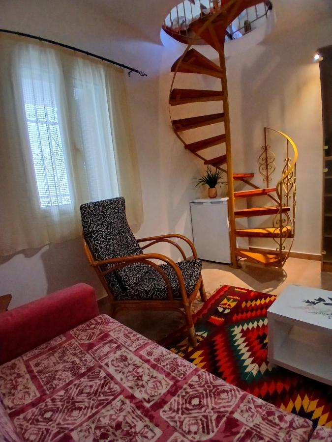 Anna's Village House in Tsintzina - B&B