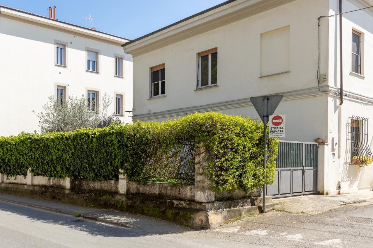 GuestHost - Station Oasis with Parking and Garden - B&B Pisa