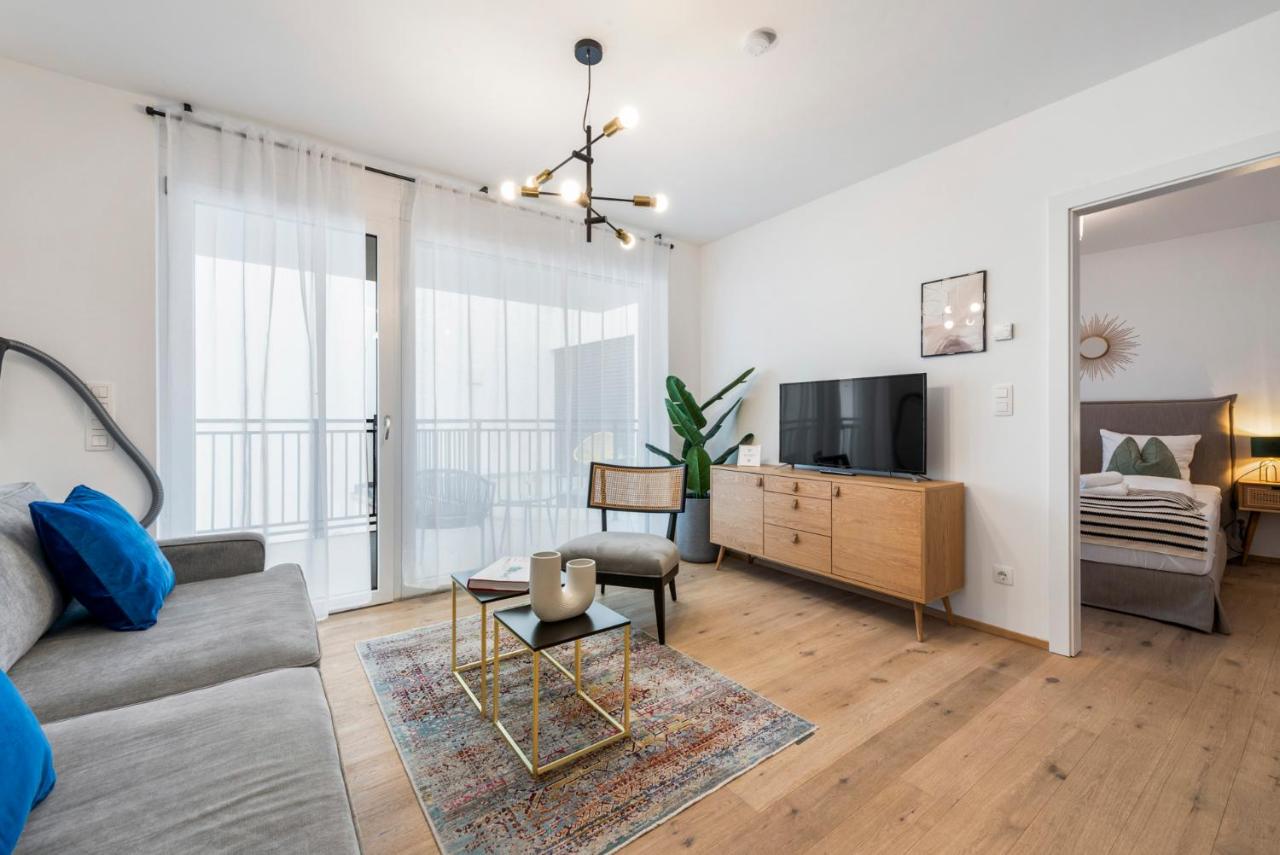 Superior One-Bedroom Apartment with Balcony