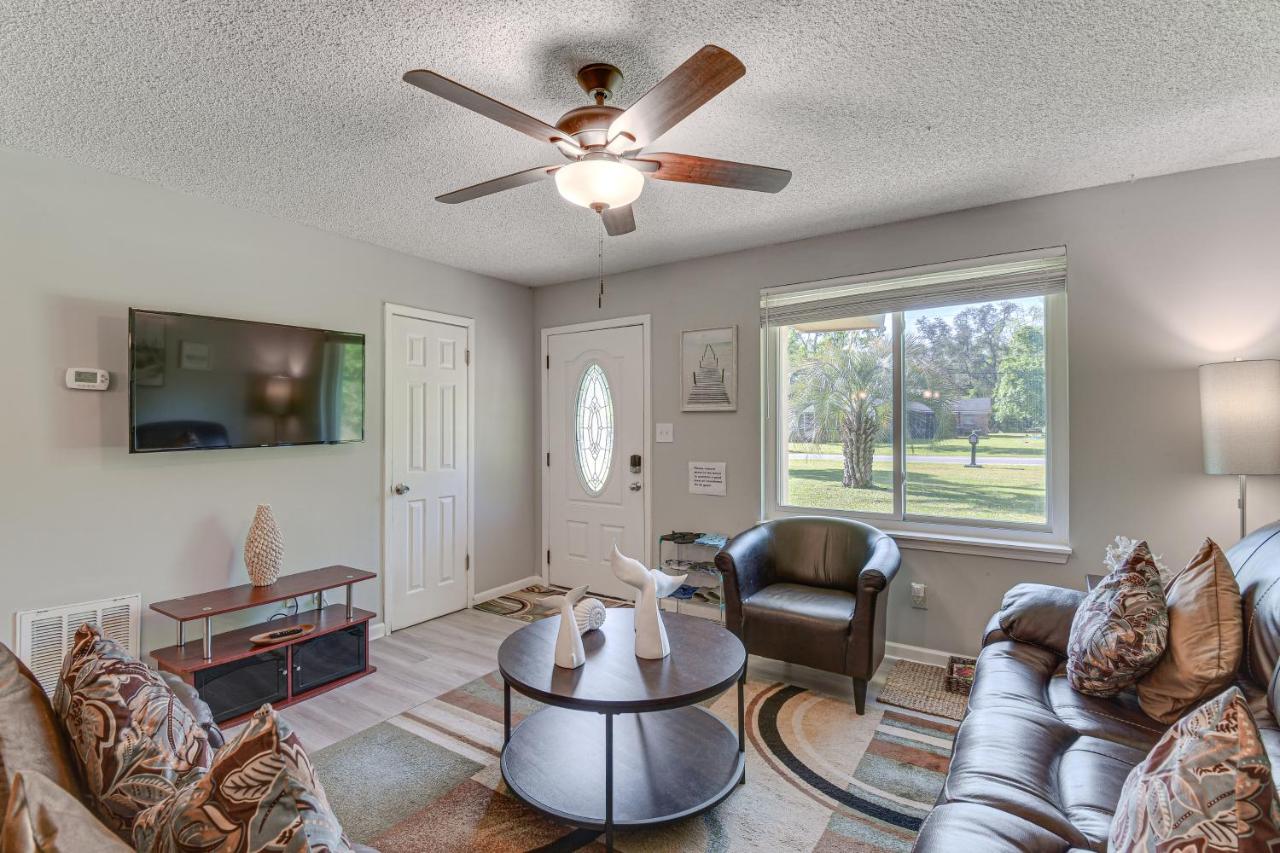 11 Mi to Beaches Peaceful Foley Home with Yard - B&B