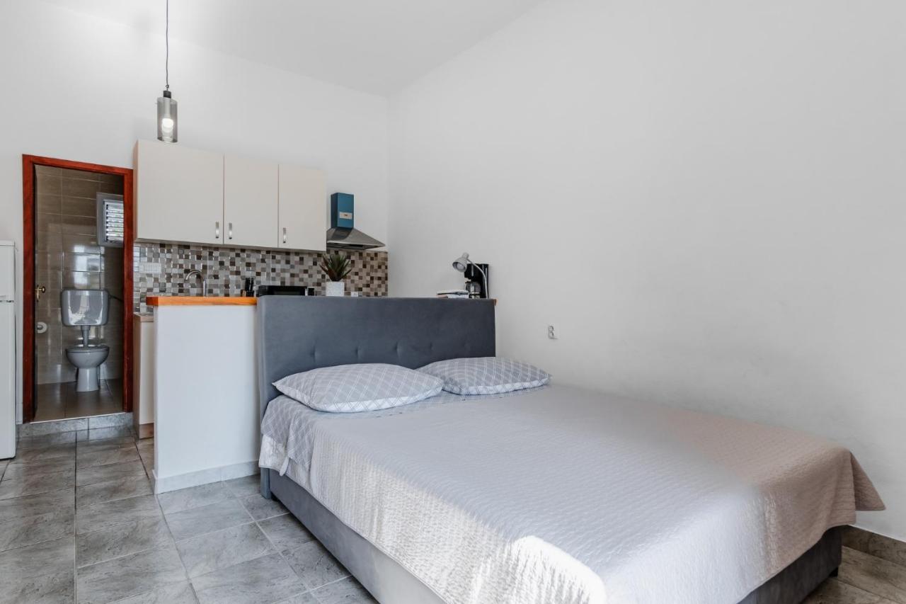 Estudio con terraza
