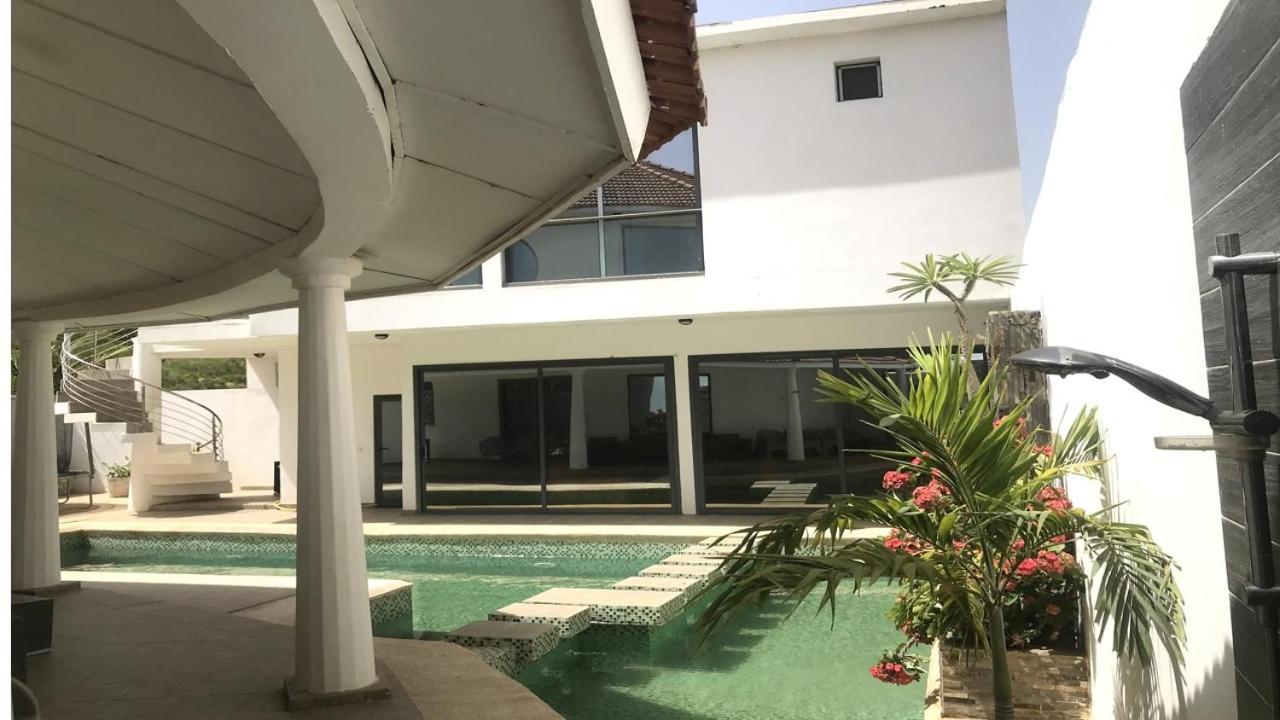 Maison lumineuse et confortable à Nianing - B&B Mbour