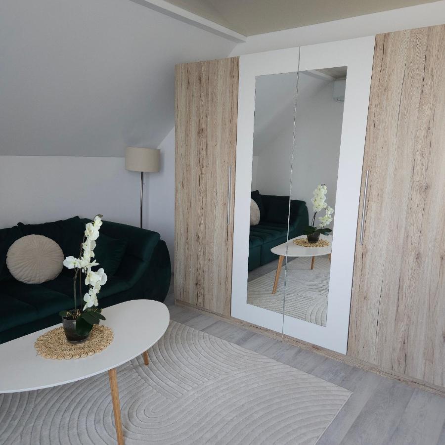 Cozy SoRaDa 3 apartment - Ferienwohnung Bragadiru