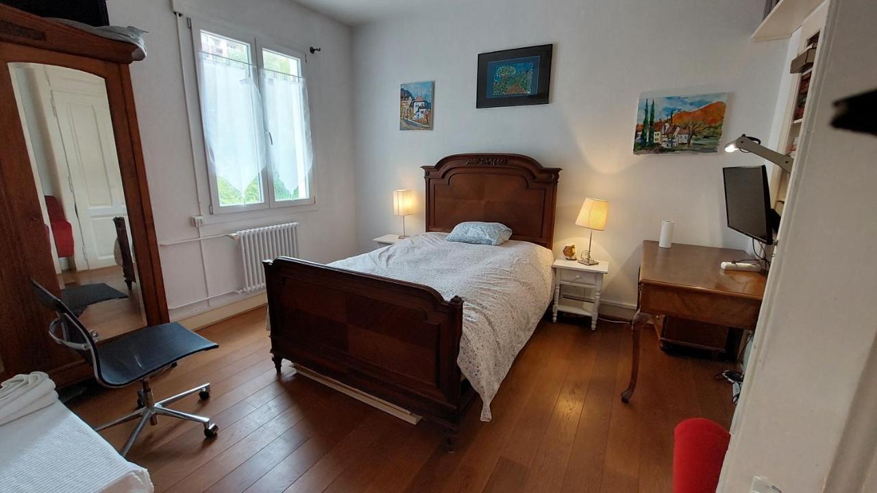 Quiet room in Montreux city center with mountain view - B&B