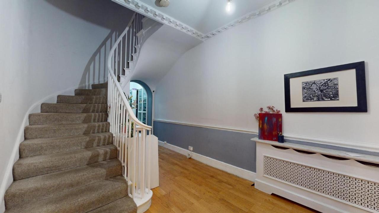 1-Bed Flat Craven Street, Westminster,London, Prime Location - B&B Londra