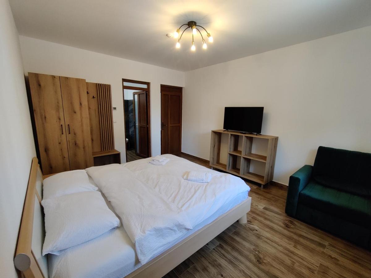 Camera Matrimoniale con Letto Supplementare