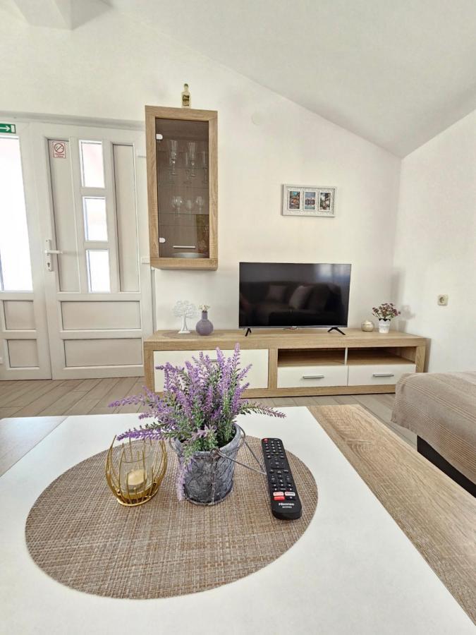 Apartment VIP - B&B Pirovac