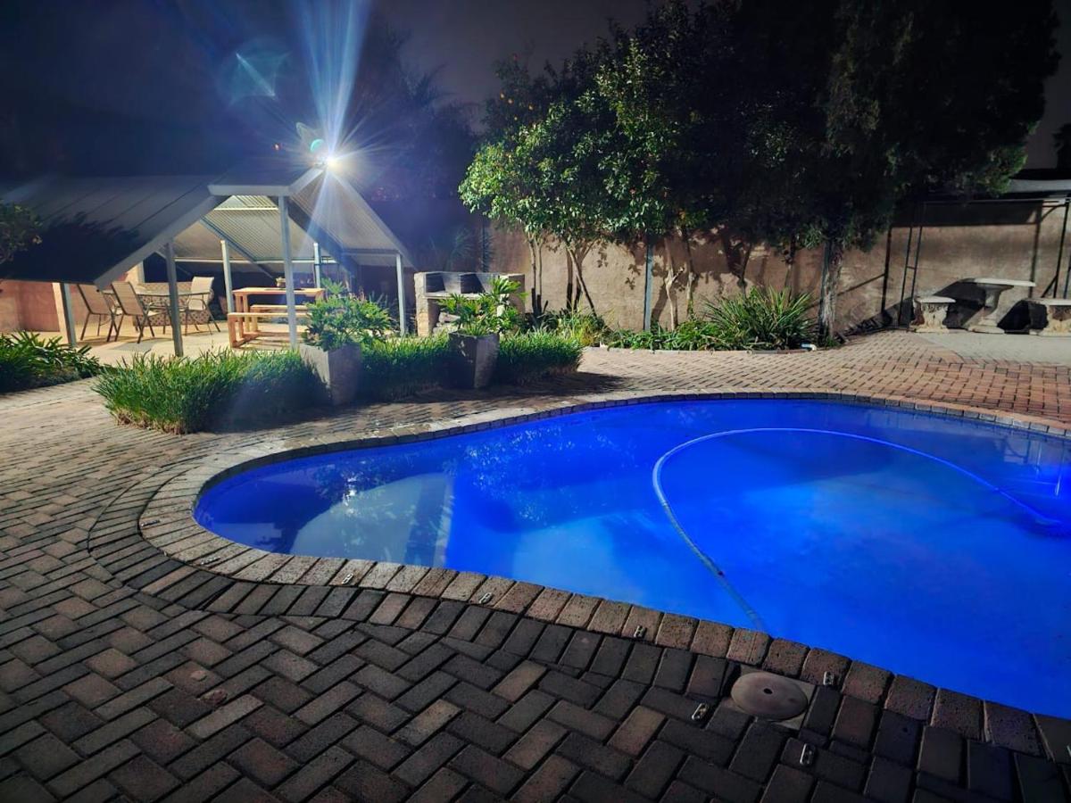 ZUCH Accommodation At Pafuri Self Catering-Deluxe Suite - Bed and Breakfast Polokwane